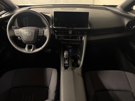 Vehicle image 6