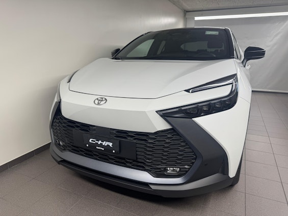 First vehicle image