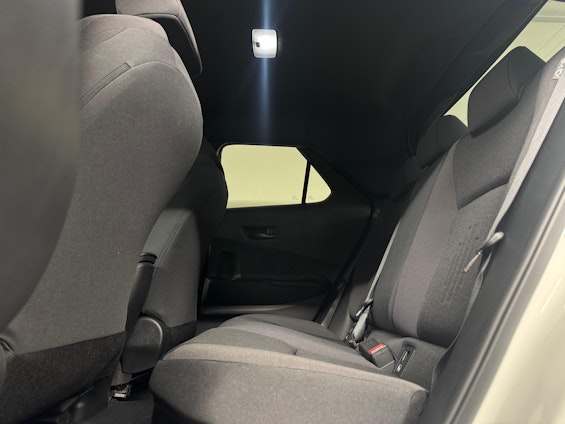 Vehicle image 7