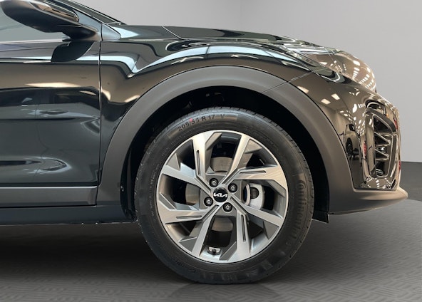 Vehicle image 8 Vehicle image 8