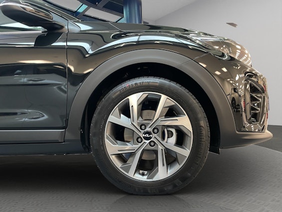 Vehicle image 8 Vehicle image 8