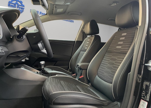 Vehicle image 3 Vehicle image 3