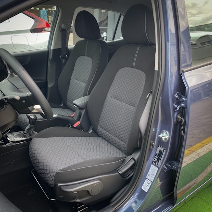 Vehicle image 14 Vehicle image 14