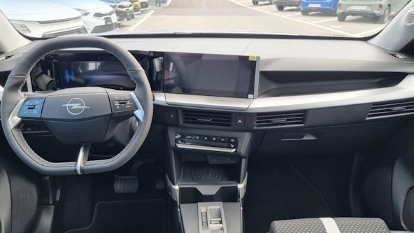 Vehicle image 8 Vehicle image 8