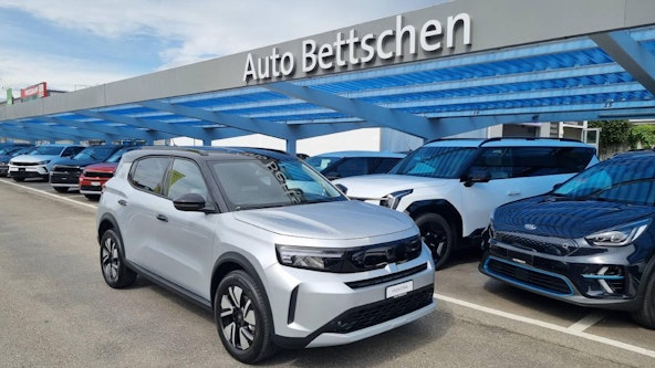 First vehicle image First vehicle image