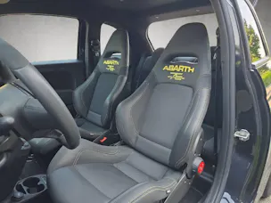 Fiat 695 Abarth 1.4 T-Jet 180 75 Anniversario