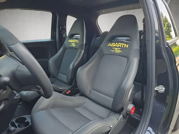 Fiat 695 Abarth 1.4 T-Jet 180 75 Anniversario