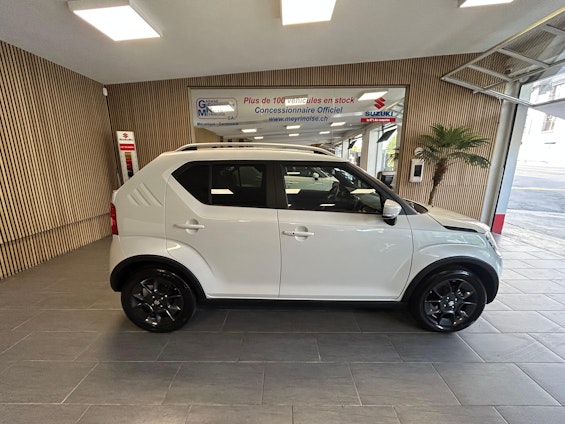 First vehicle image