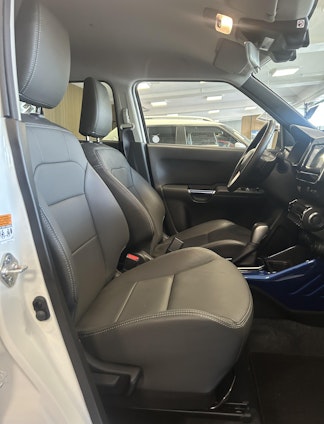 Vehicle image 14