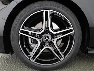 Mercedes-Benz A 200 7G-DCT