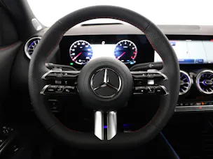 Mercedes-Benz GLA 200 7G-DCT