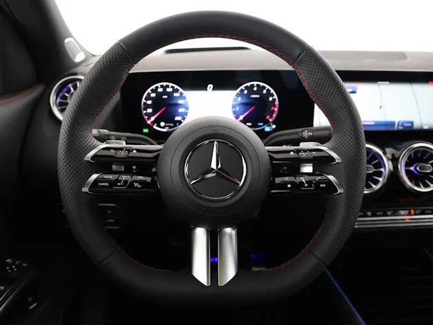Mercedes-Benz GLA 200 7G-DCT
