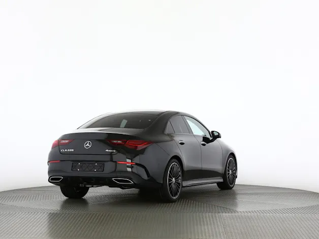 Mercedes-Benz CLA 220 4Matic 8G-DCT