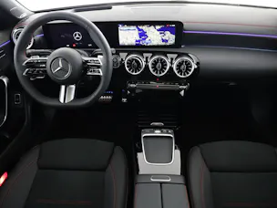 Mercedes-Benz CLA 220 4Matic 8G-DCT
