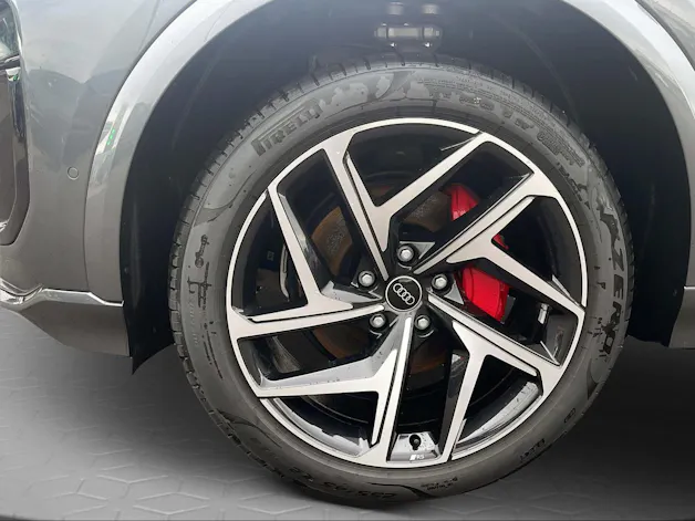Audi Q6 e-tron quattro