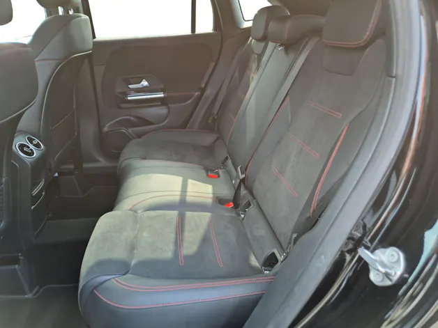 Mercedes-Benz GLA 250 4Matic AMG Line 8G-DCT