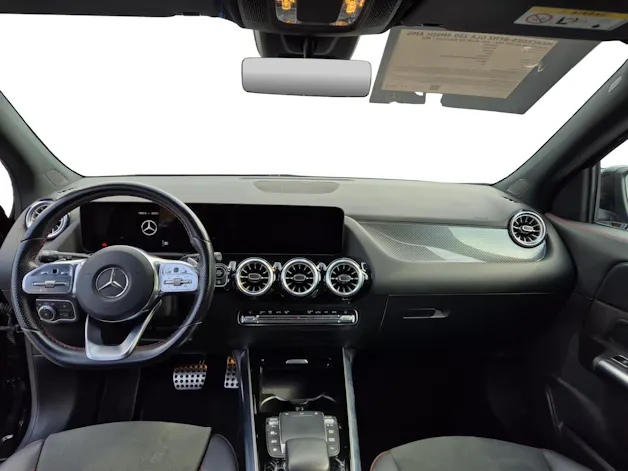 Mercedes-Benz GLA 250 4Matic AMG Line 8G-DCT
