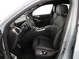BMW X6 M60i