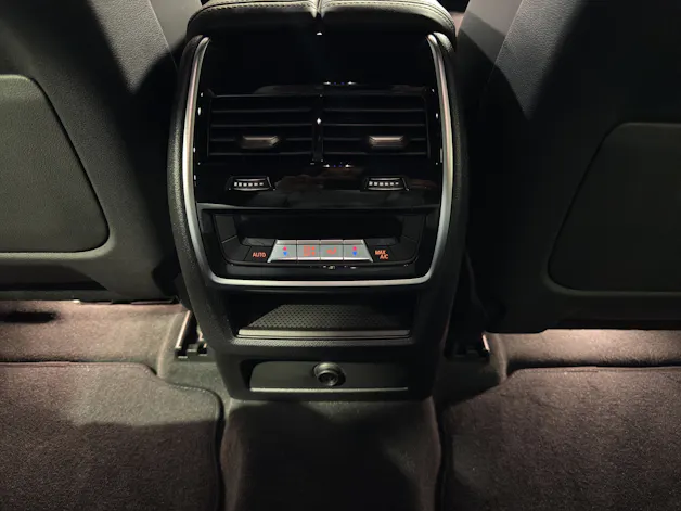 BMW X6 M60i