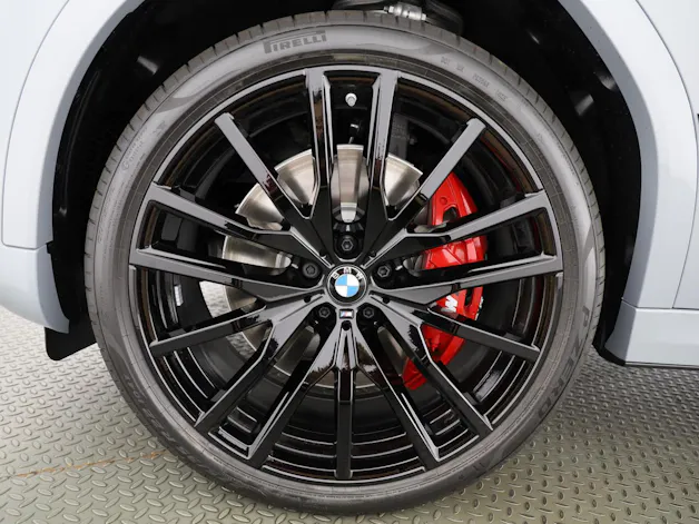 BMW X6 M60i