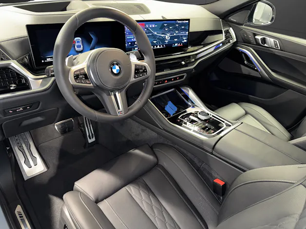BMW X6 M60i