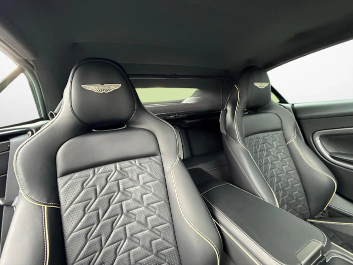 immagine del veicolo ASTON MARTIN V12 Vanquish