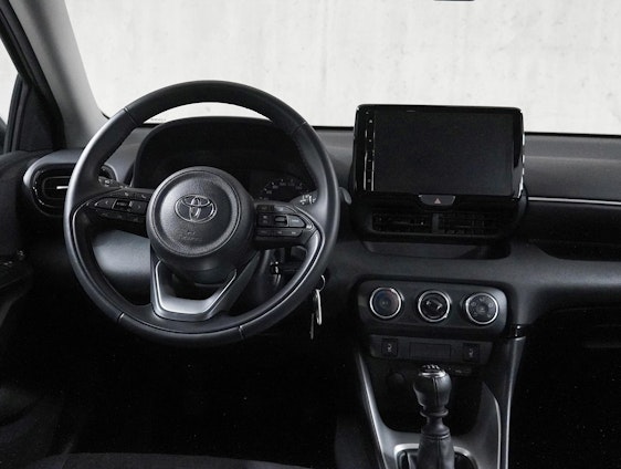 Vehicle image 4 Vehicle image 4