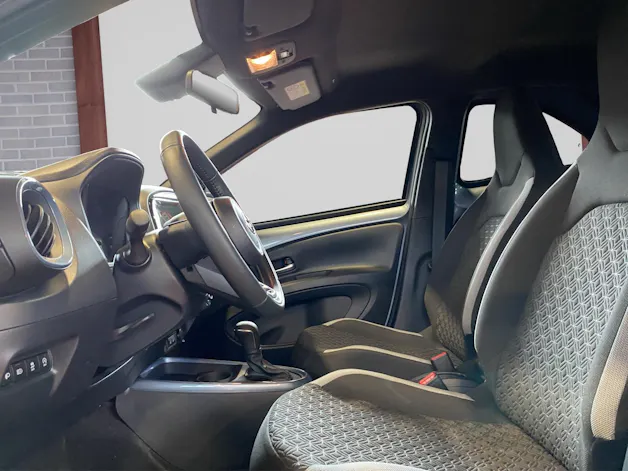 Toyota Aygo X 1.0 VVT-i Trend / 8-fach bereift / Toyota Servicepaket 4 Jahre / 60000 Km ab 1. IV