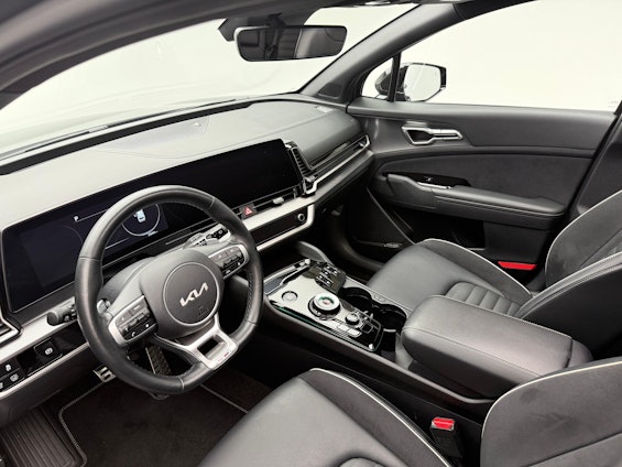 Vehicle image 4 Vehicle image 4