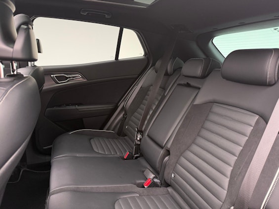 Vehicle image 6 Vehicle image 6