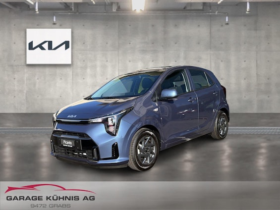 First vehicle image