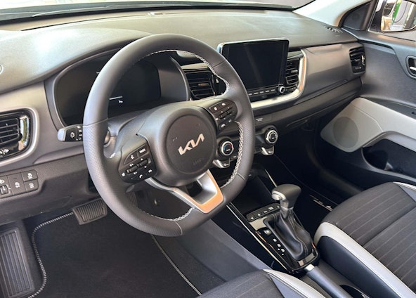 Vehicle image 6 Vehicle image 6