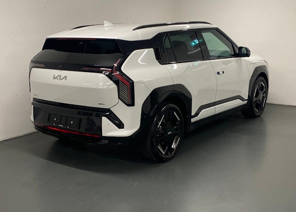 Vehicle image 14 Vehicle image 14