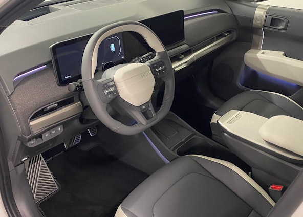 Vehicle image 4 Vehicle image 4