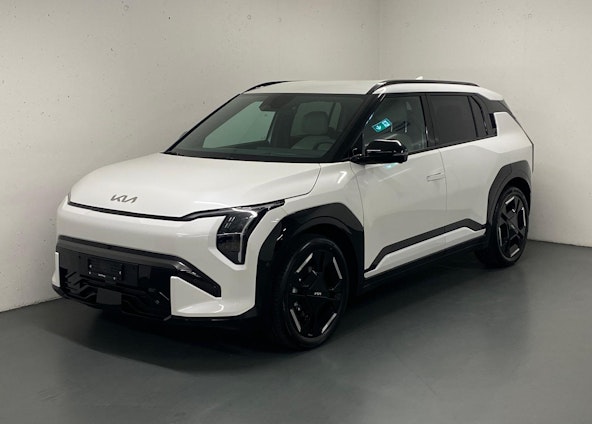 First vehicle image First vehicle image