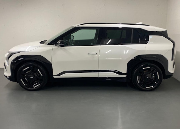 Vehicle image 2 Vehicle image 2