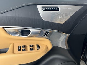 Vehicle image VOLVO XC90 2.0 T8 TE Ultimate Dark 7P. eAWD / ab 3,9% Leasing inkl. 1 Jahr Protect Autoversicherung