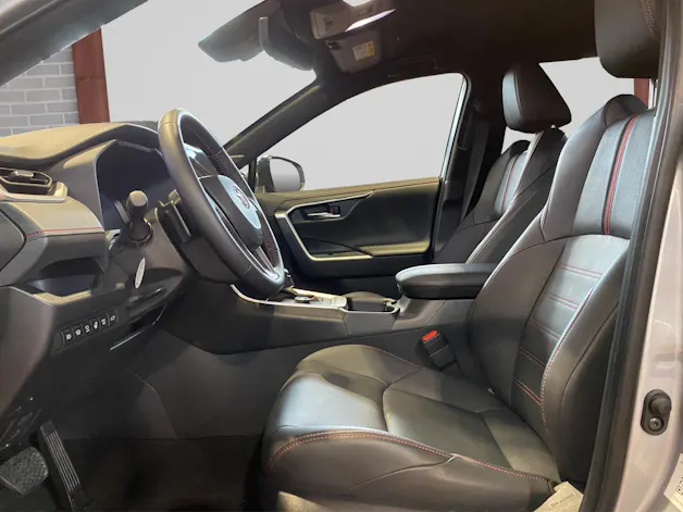 Toyota RAV4 2.5 Plug-In-Hybrid Platinum inkl. Gratisservice 4 Jahre / 60000 Km ab 1. IV / Winterkompletträder