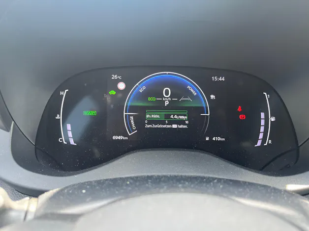 Toyota Yaris 1.5 VVT-i HSD Trend