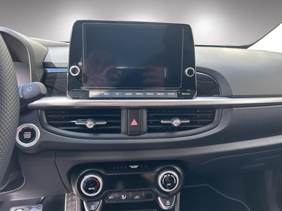 Vehicle image 17 Vehicle image 17