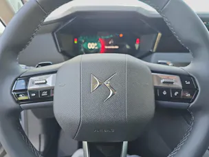 DS Automobiles 4 1.2 Hybrid Pallas