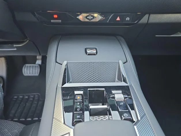 DS Automobiles 4 1.2 Hybrid Pallas