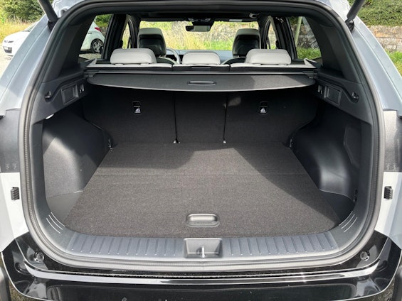 Vehicle image 16 Vehicle image 16