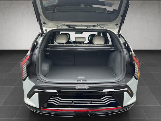 Vehicle image 16 Vehicle image 16