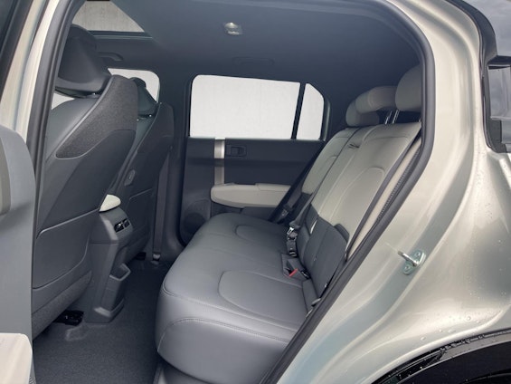 Vehicle image 14 Vehicle image 14