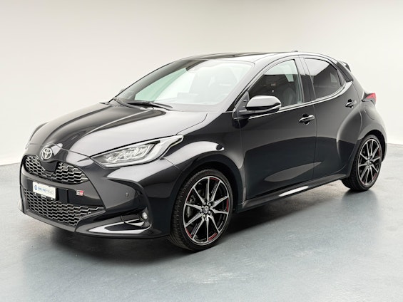 First vehicle image