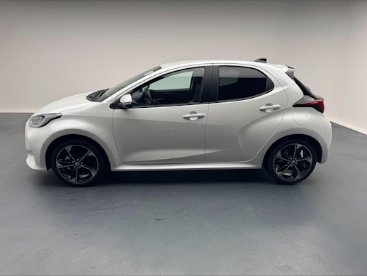 TOYOTA Yaris 1.5 VVT-i HSD Premium 2