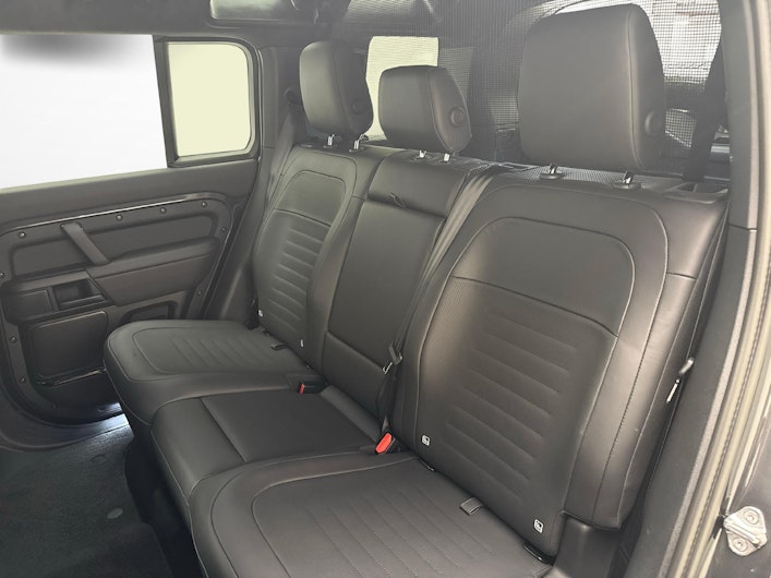 Vehicle image LAND ROVER DEFENDER