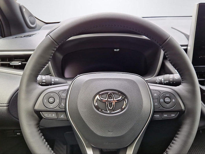 Vehicle image TOYOTA COROLLA CROSS