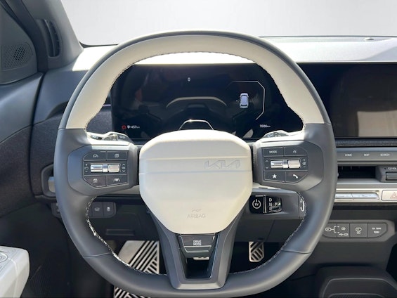 Vehicle image 5 Vehicle image 5